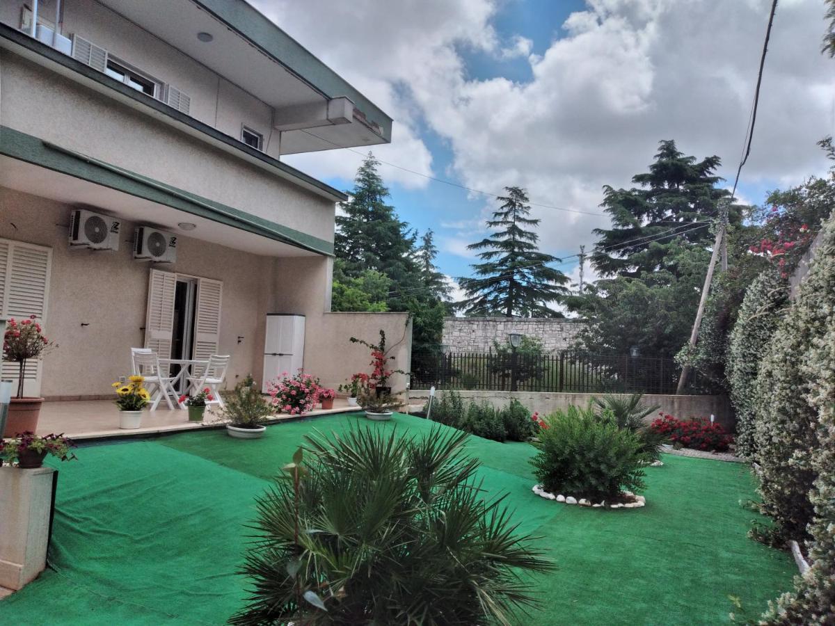 Casa Di Tina Hotel Castellana Grotte Buitenkant foto
