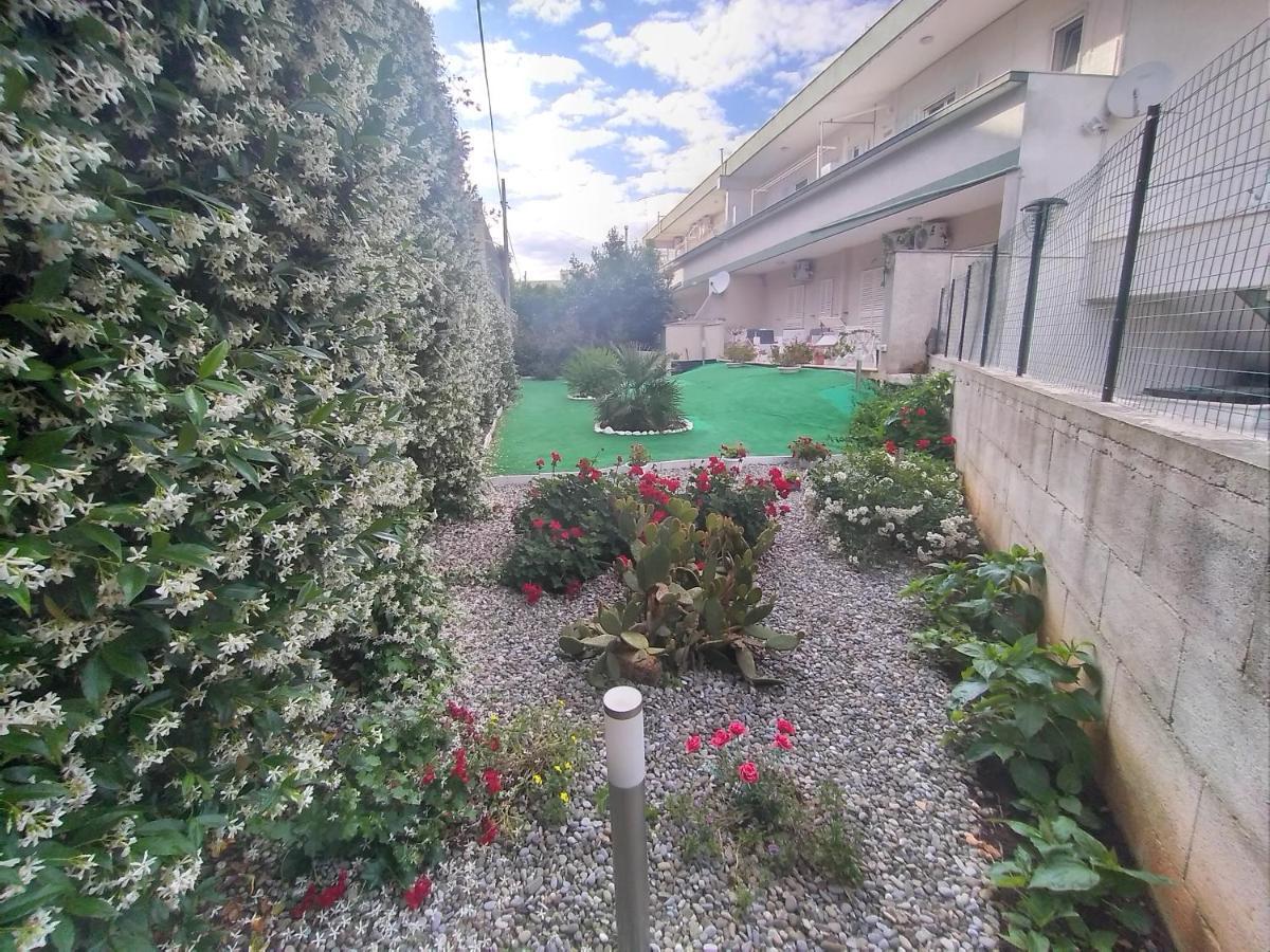 Casa Di Tina Hotel Castellana Grotte Buitenkant foto